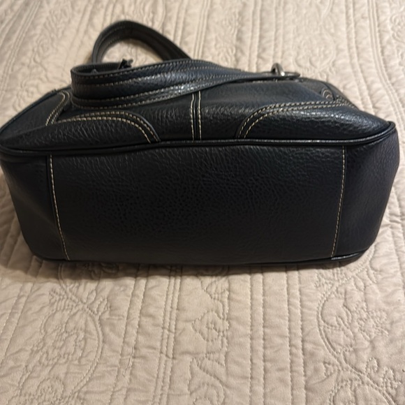 Tommy Hilfiger Black Bag - Picture 8 of 12